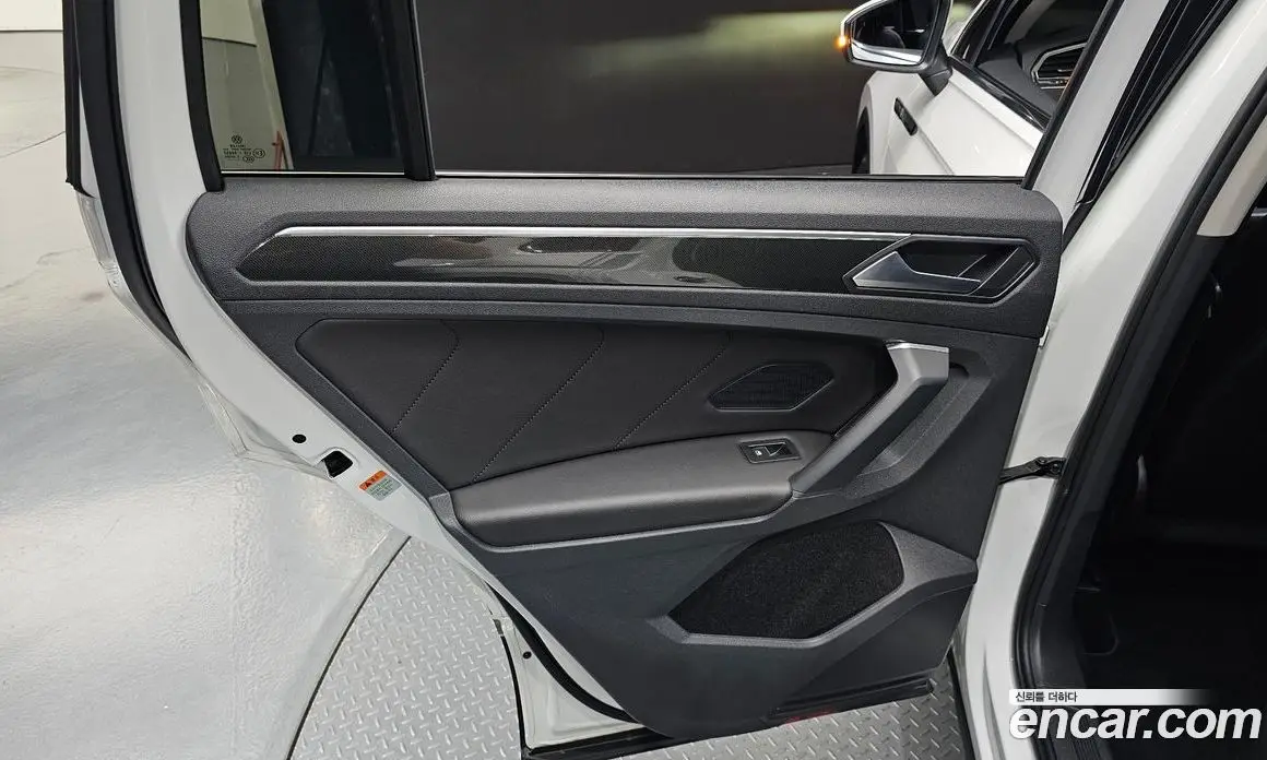 Volkswagen Tiguan 2022 2.0 автомат (гидро), фото 14 Volkswagen Tiguan 2022 2.0 автомат (гидро), фото 14