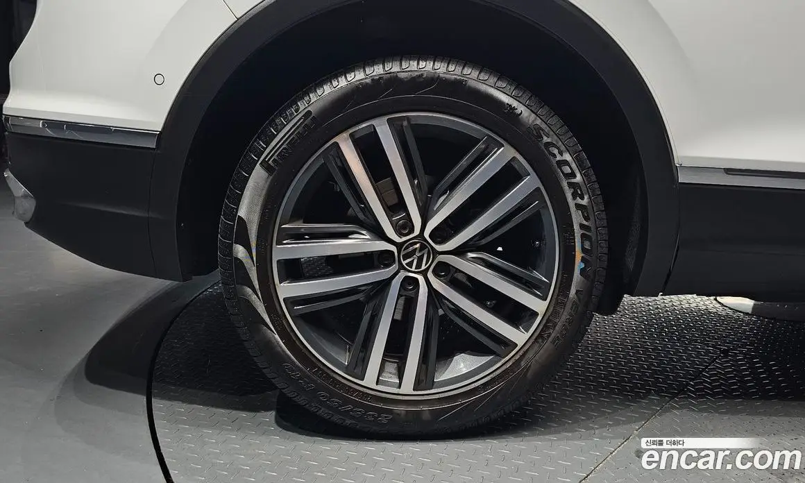 Volkswagen Tiguan 2022 2.0 автомат (гидро), фото 4 Volkswagen Tiguan 2022 2.0 автомат (гидро), фото 4