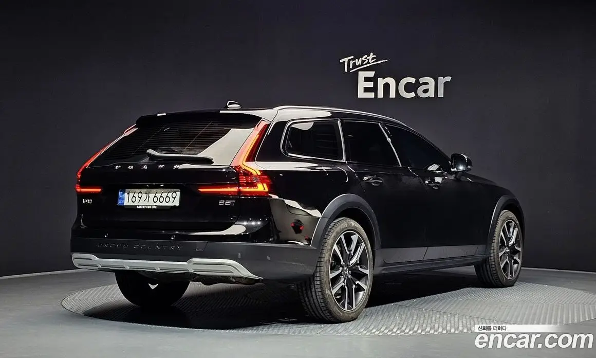 Volvo V90 2024 2.0 автомат (гидро), фото 2 Volvo V90 2024 2.0 автомат (гидро), фото 2