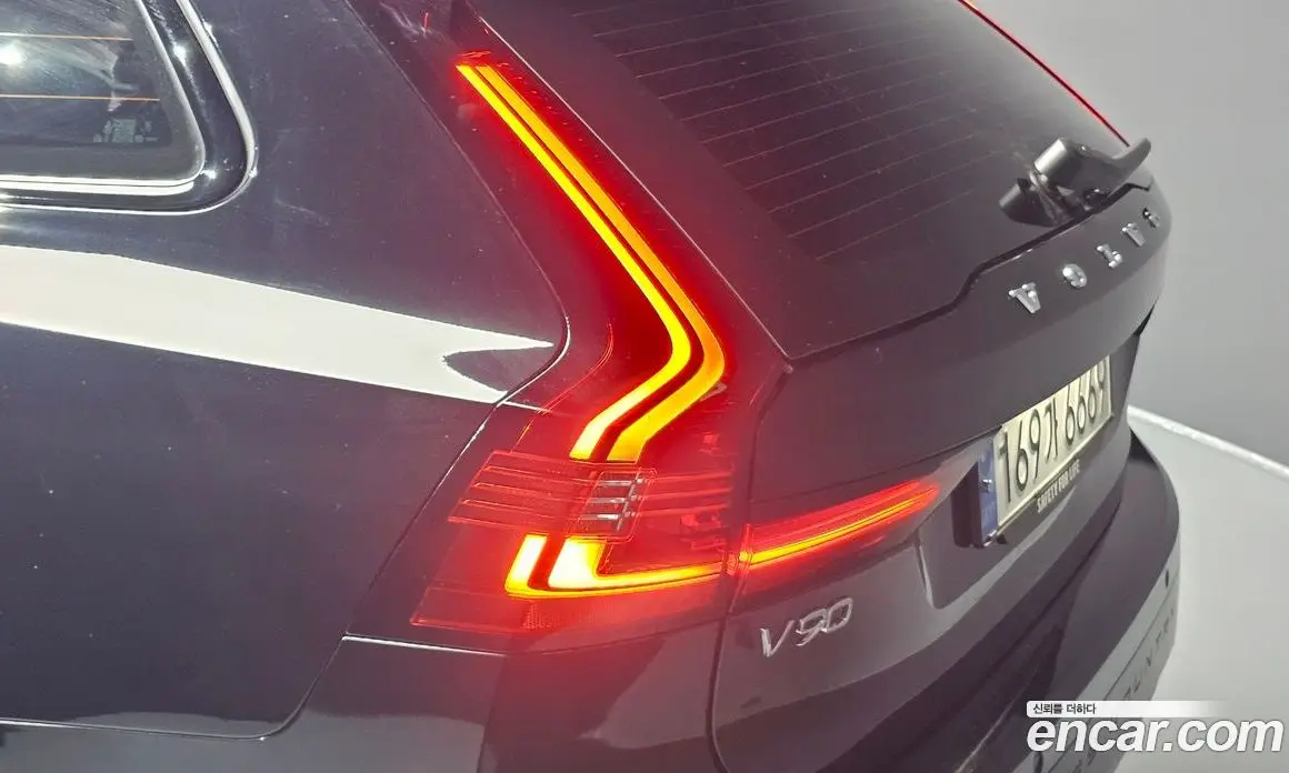 Volvo V90 2024 2.0 автомат (гидро), фото 9 Volvo V90 2024 2.0 автомат (гидро), фото 9