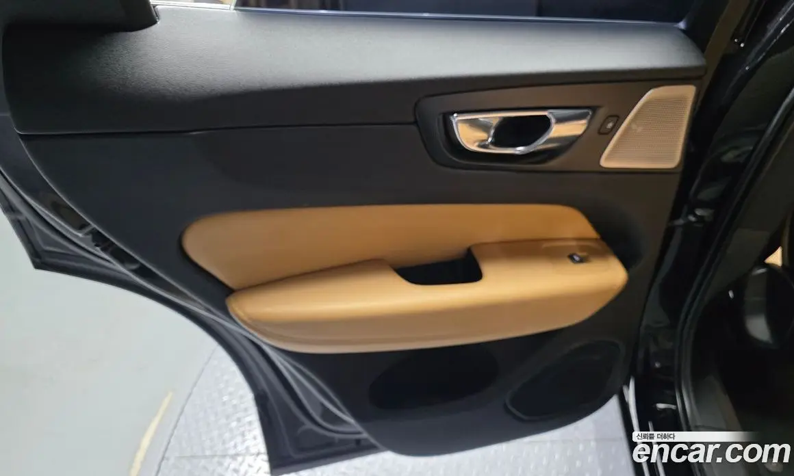 Volvo XC60 2018 2.0 автомат (гидро), фото 15 Volvo XC60 2018 2.0 автомат (гидро), фото 15