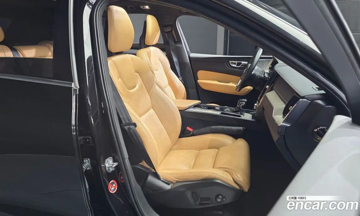 Volvo XC60 2018 2.0 автомат (гидро), фото 16 Volvo XC60 2018 2.0 автомат (гидро), фото 16