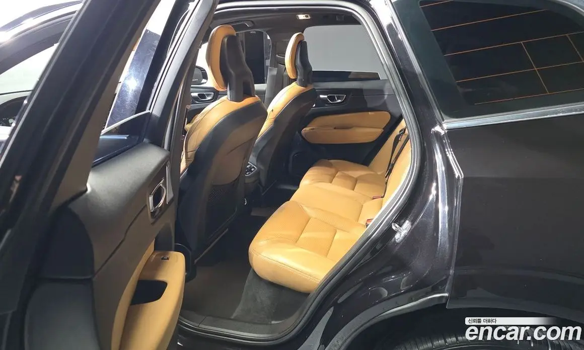 Volvo XC60 2018 2.0 автомат (гидро), фото 17 Volvo XC60 2018 2.0 автомат (гидро), фото 17