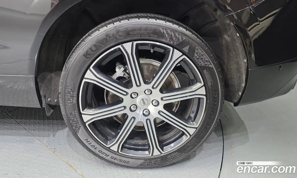 Volvo XC60 2018 2.0 автомат (гидро), фото 7 Volvo XC60 2018 2.0 автомат (гидро), фото 7