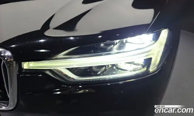 Volvo XC60 2018 2.0 автомат (гидро), миниатюра 8 Volvo XC60 2018 2.0 автомат (гидро), миниатюра 8