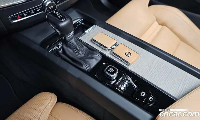 Volvo XC60 2018 2.0 автомат (гидро), миниатюра 12