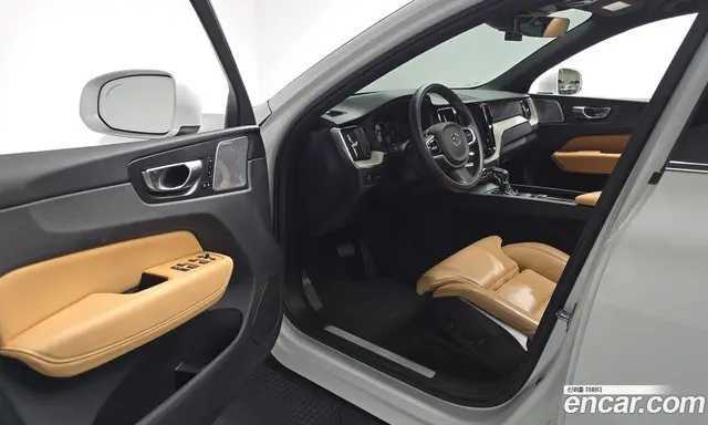 Volvo XC60 2019 2.0 автомат (гидро), миниатюра 12