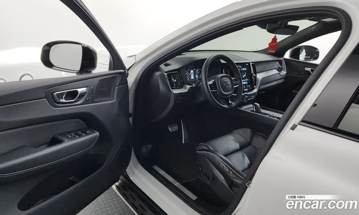 Volvo XC60 2020 2.0 автомат (гидро), фото 13 Volvo XC60 2020 2.0 автомат (гидро), фото 13