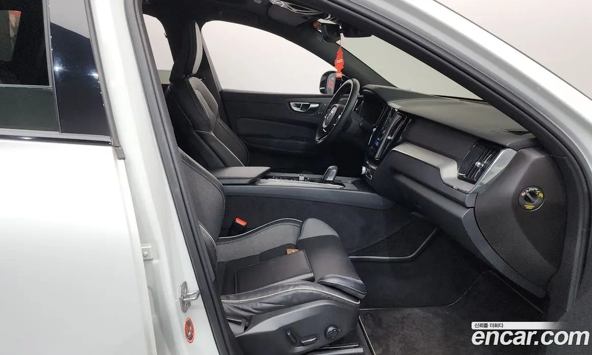 Volvo XC60 2020 2.0 автомат (гидро), фото 16 Volvo XC60 2020 2.0 автомат (гидро), фото 16