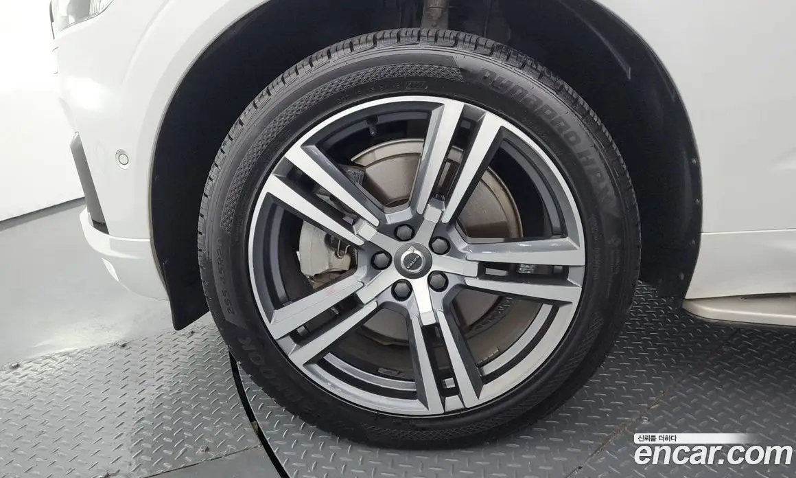 Volvo XC60 2020 2.0 автомат (гидро), фото 5 Volvo XC60 2020 2.0 автомат (гидро), фото 5