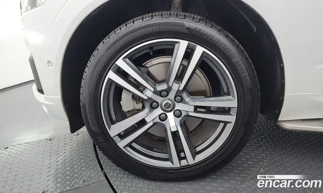 Volvo XC60 2020 2.0 автомат (гидро), миниатюра 5 Volvo XC60 2020 2.0 автомат (гидро), миниатюра 5
