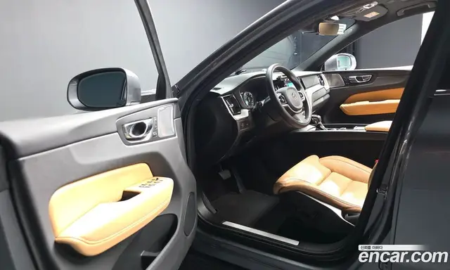 Volvo XC60 2020 2.0 автомат (гидро), миниатюра 12