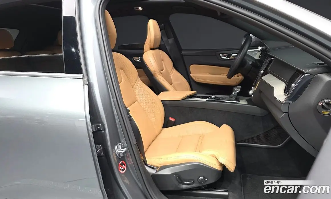 Volvo XC60 2020 2.0 автомат (гидро), фото 16