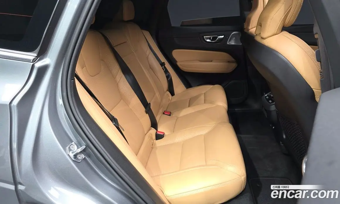 Volvo XC60 2020 2.0 автомат (гидро), фото 17