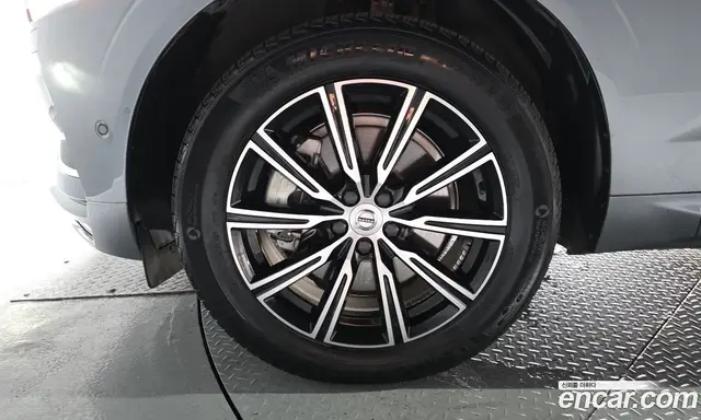 Volvo XC60 2020 2.0 автомат (гидро), миниатюра 4