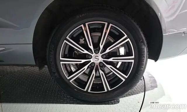 Volvo XC60 2020 2.0 автомат (гидро), миниатюра 6