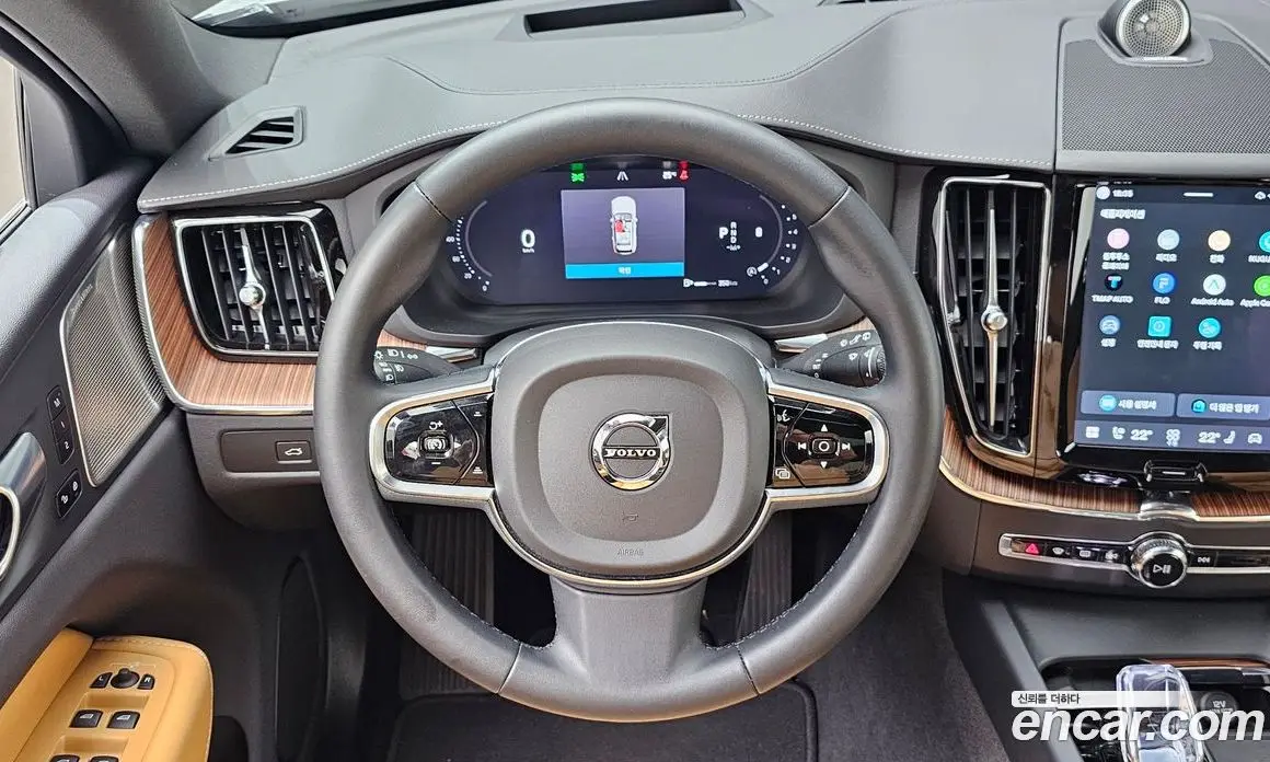 Volvo XC60 2023 2.0 автомат (гидро), фото 19