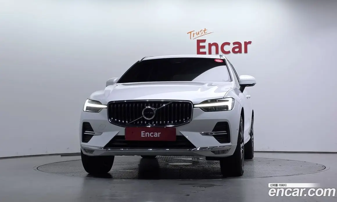 Volvo XC60 2023 2.0 автомат (гидро), фото 3
