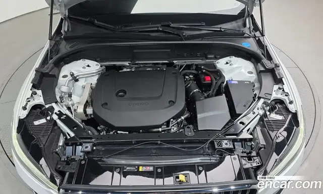 Volvo XC60 2023 2.0 автомат (гидро), миниатюра 6