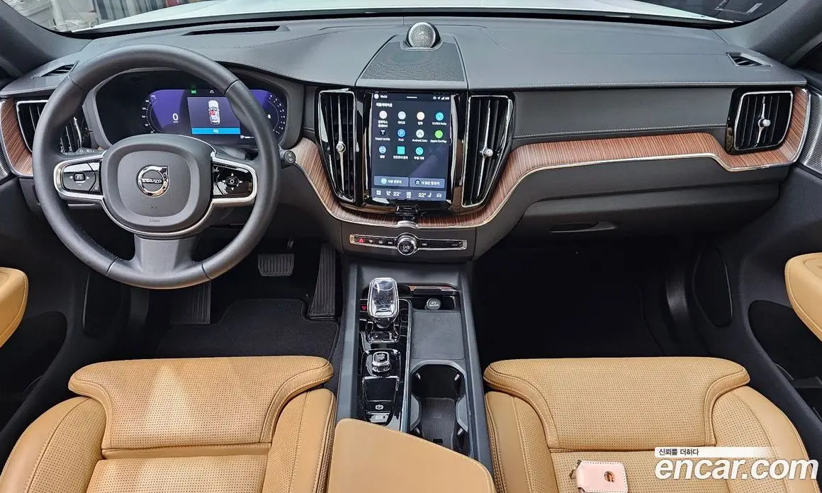 Volvo XC60 2023 2.0 автомат (гидро), фото 10