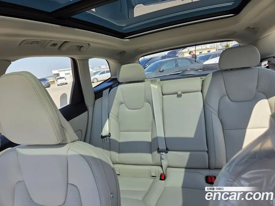 Volvo XC60 2026 2.0 автомат (гидро), фото 11 Volvo XC60 2026 2.0 автомат (гидро), фото 11