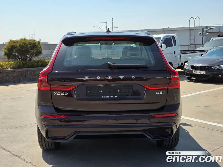 Volvo XC60 2026 2.0 автомат (гидро), фото 4 Volvo XC60 2026 2.0 автомат (гидро), фото 4