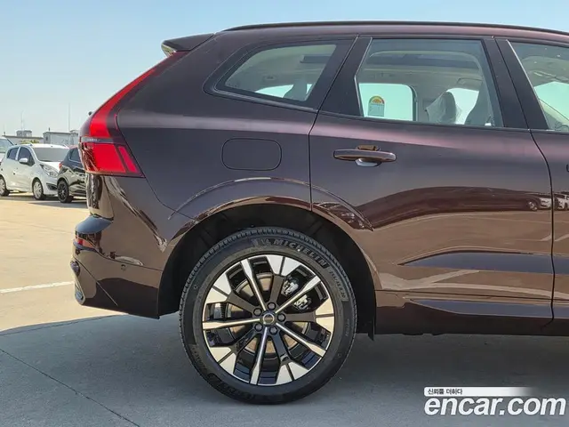 Volvo XC60 2026 2.0 автомат (гидро), миниатюра 8 Volvo XC60 2026 2.0 автомат (гидро), миниатюра 8
