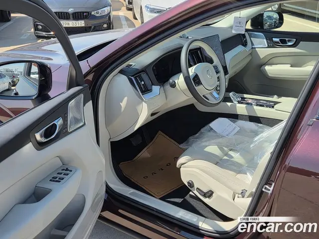 Volvo XC60 2026 2.0 автомат (гидро), миниатюра 9 Volvo XC60 2026 2.0 автомат (гидро), миниатюра 9