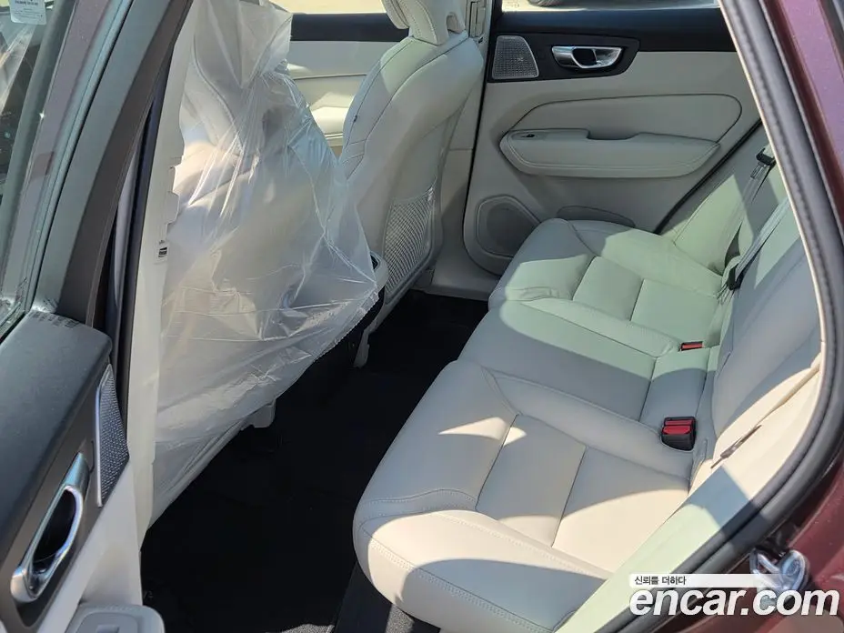 Volvo XC60 2026 2.0 автомат (гидро), фото 10 Volvo XC60 2026 2.0 автомат (гидро), фото 10