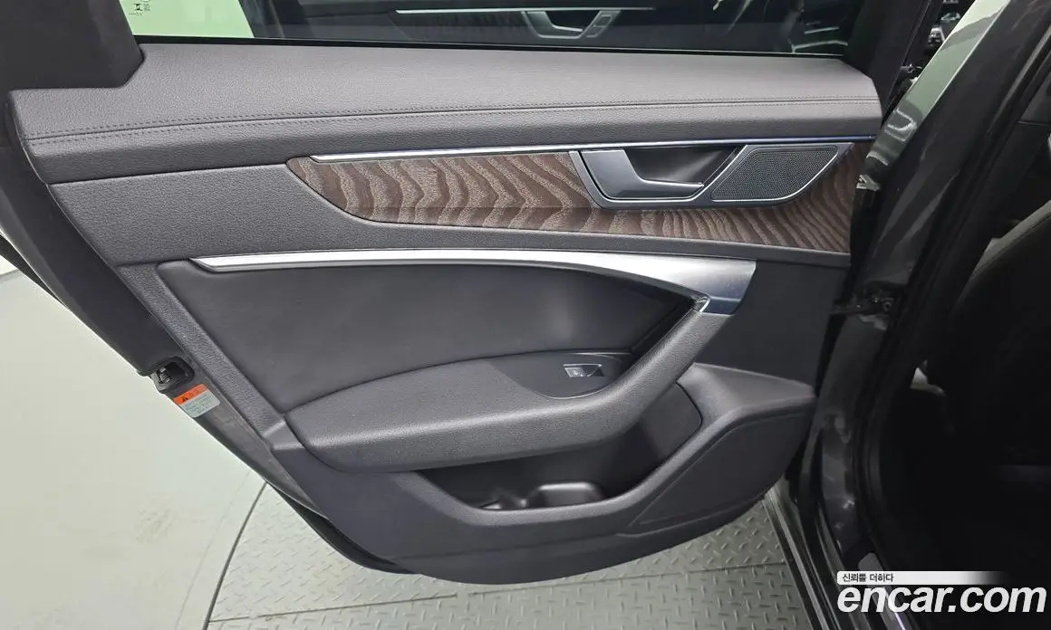 Audi A6 2023 2.0 автомат (гидро), фото 15