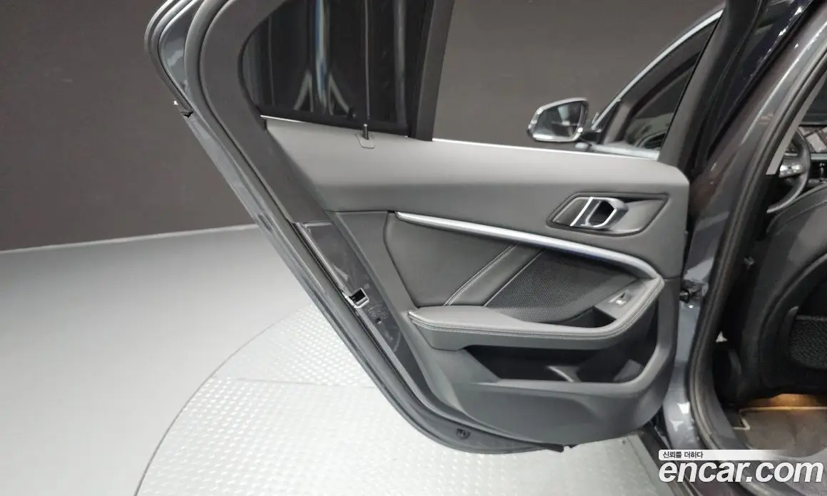 BMW 1 серия 2021 2.0 автомат (гидро), фото 15
