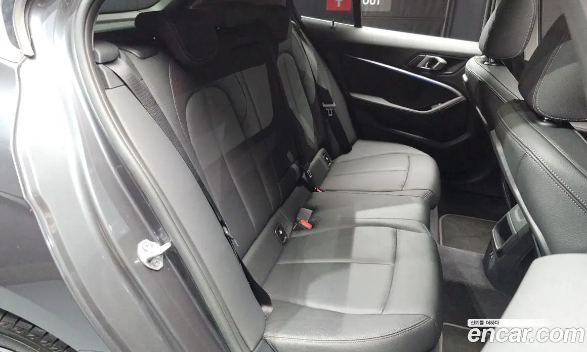 BMW 1 серия 2021 2.0 автомат (гидро), фото 17