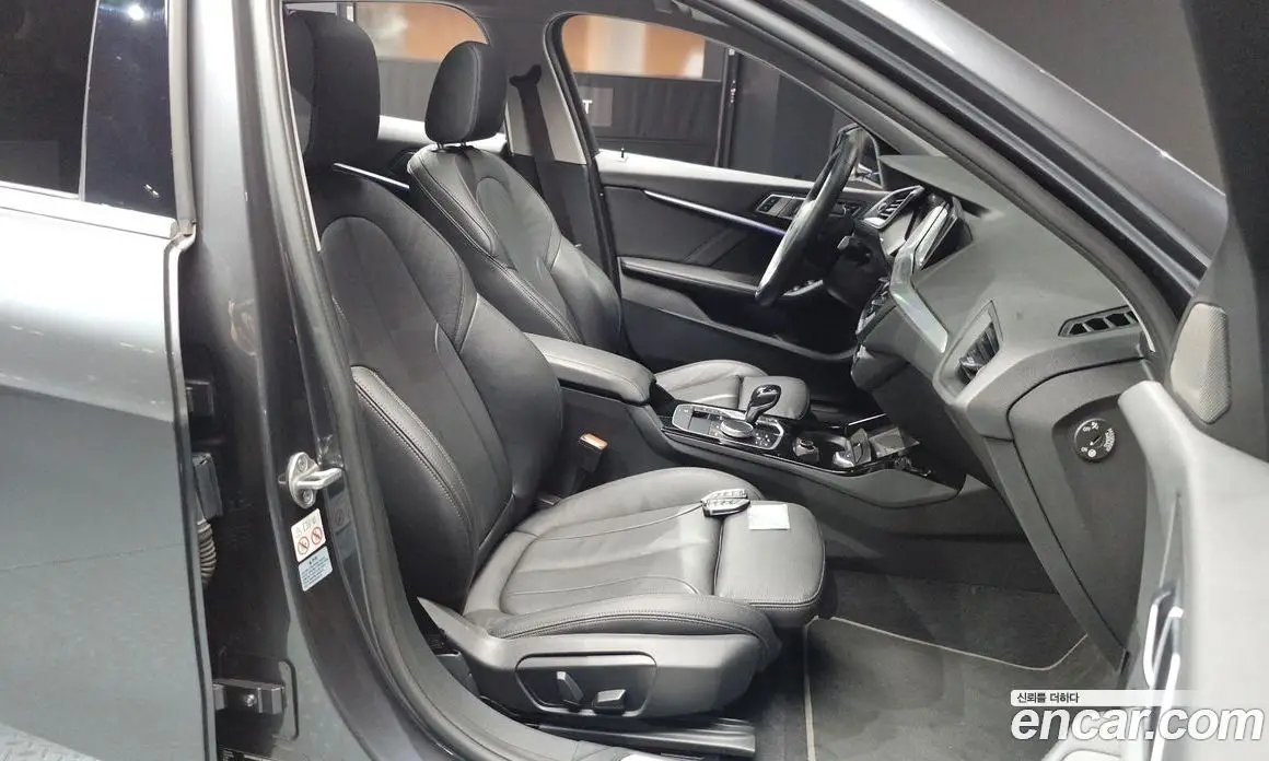 BMW 1 серия 2021 2.0 автомат (гидро), фото 18