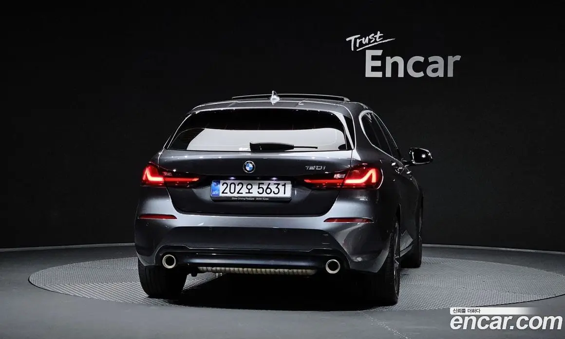 BMW 1 серия 2021 2.0 автомат (гидро), фото 4