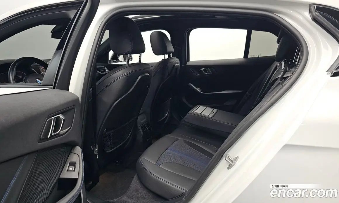 BMW 1 серия 2024 2.0 автомат (гидро), фото 16