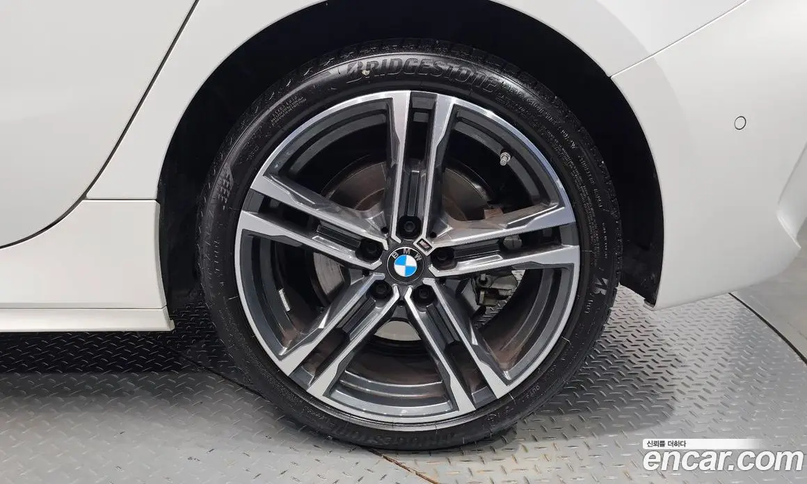 BMW 1 серия 2024 2.0 автомат (гидро), фото 6