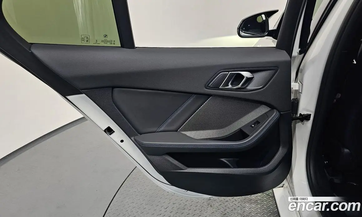 BMW 1 серия 2025 2.0 автомат (гидро), фото 15