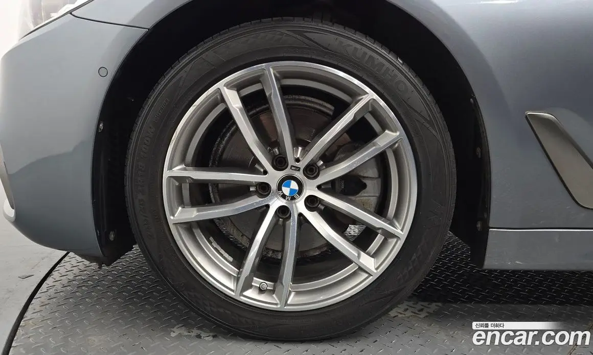 BMW 5 серия 2017 2.0 автомат (гидро), фото 4