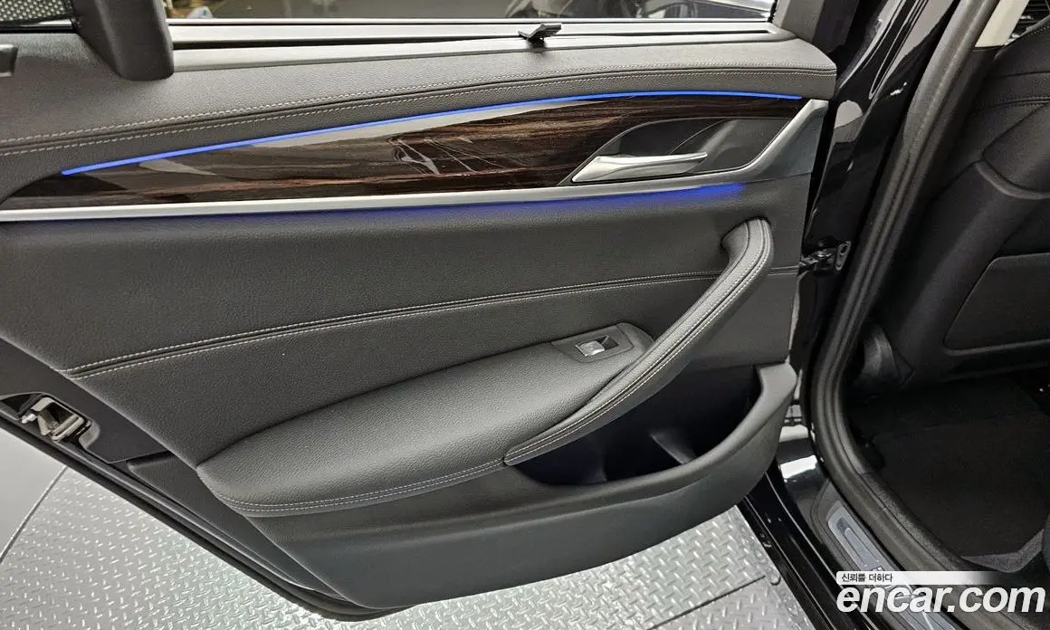 BMW 5 серия 2023 2.0 автомат (гидро), фото 15 BMW 5 серия 2023 2.0 автомат (гидро), фото 15