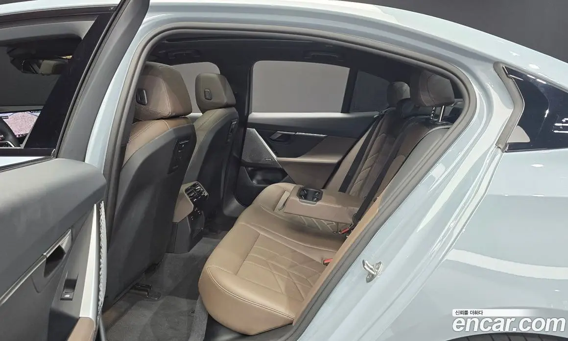 BMW 5 серия 2024 2.0 автомат (гидро), фото 17 BMW 5 серия 2024 2.0 автомат (гидро), фото 17