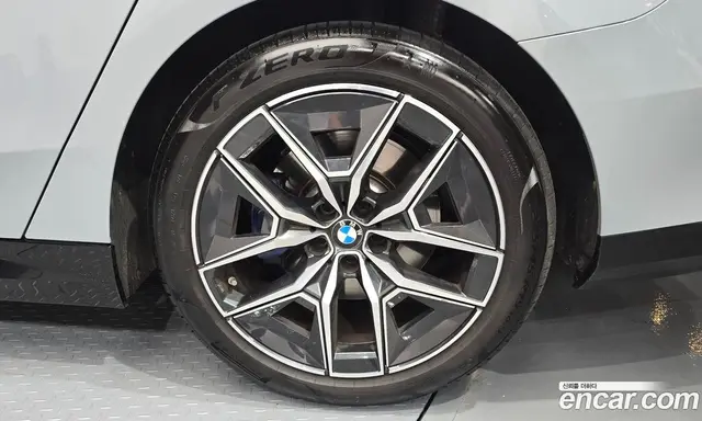 BMW 5 серия 2024 2.0 автомат (гидро), миниатюра 7 BMW 5 серия 2024 2.0 автомат (гидро), миниатюра 7