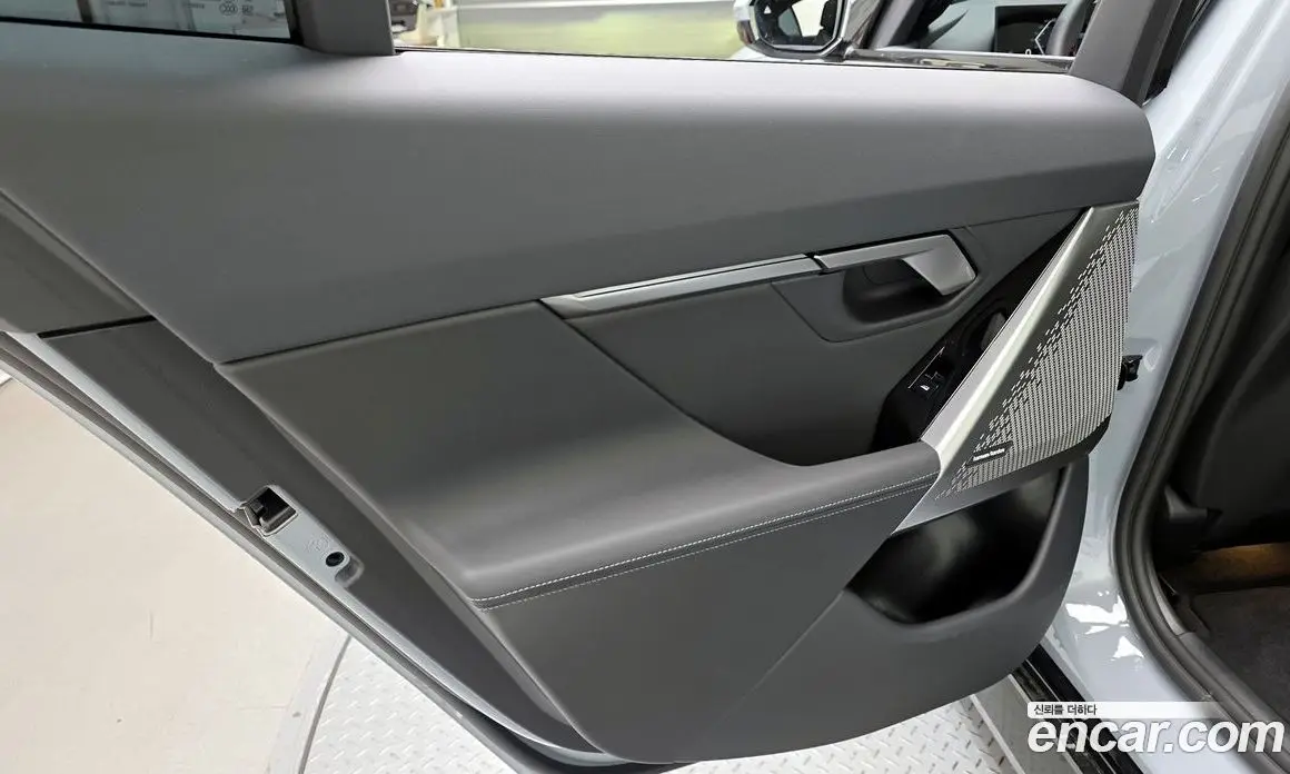 BMW 5 серия 2025 2.0 автомат (гидро), фото 15 BMW 5 серия 2025 2.0 автомат (гидро), фото 15