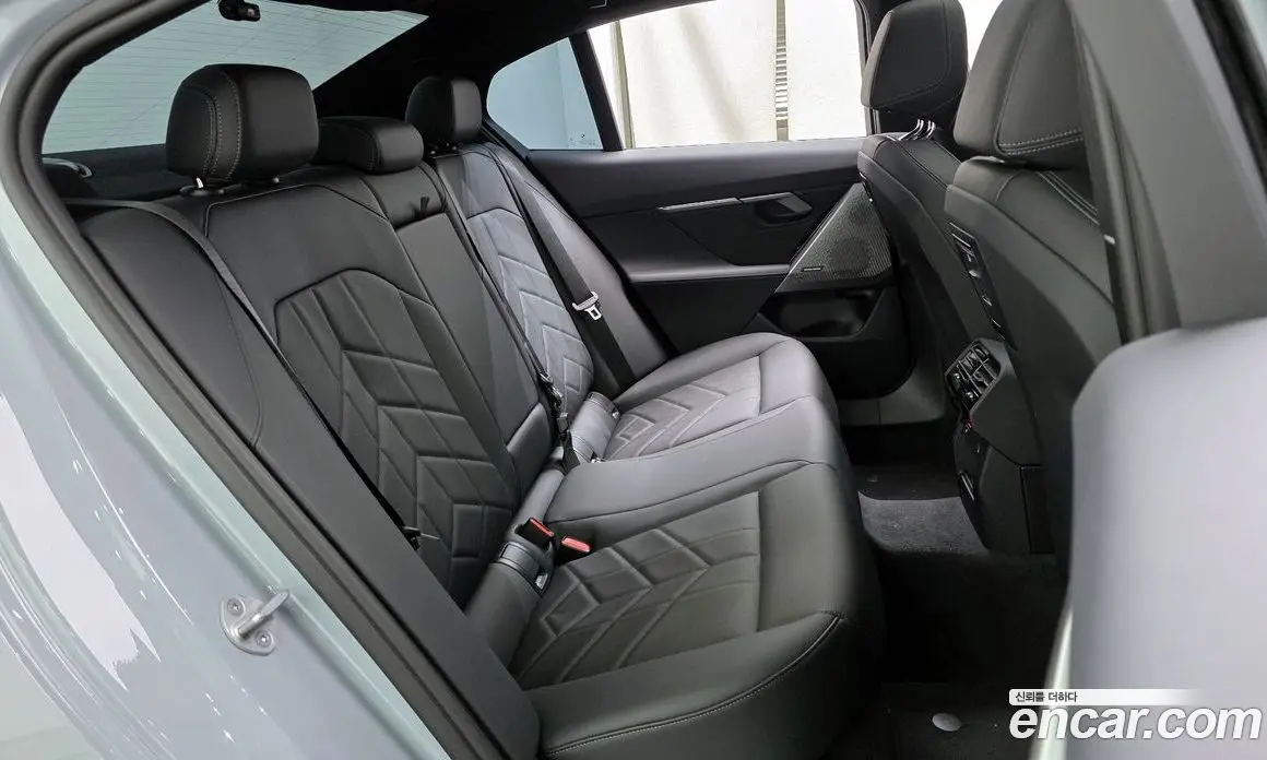 BMW 5 серия 2025 2.0 автомат (гидро), фото 16 BMW 5 серия 2025 2.0 автомат (гидро), фото 16