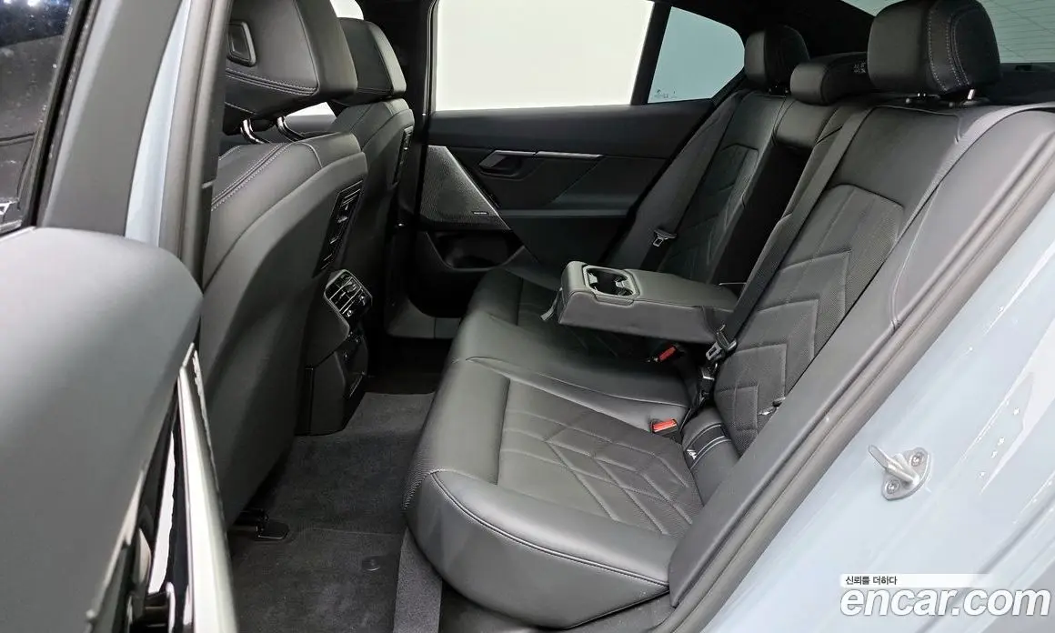 BMW 5 серия 2025 2.0 автомат (гидро), фото 18 BMW 5 серия 2025 2.0 автомат (гидро), фото 18