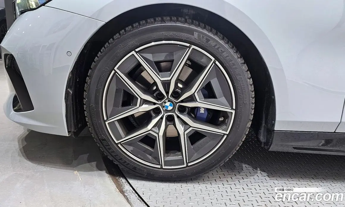 BMW 5 серия 2025 2.0 автомат (гидро), фото 5 BMW 5 серия 2025 2.0 автомат (гидро), фото 5