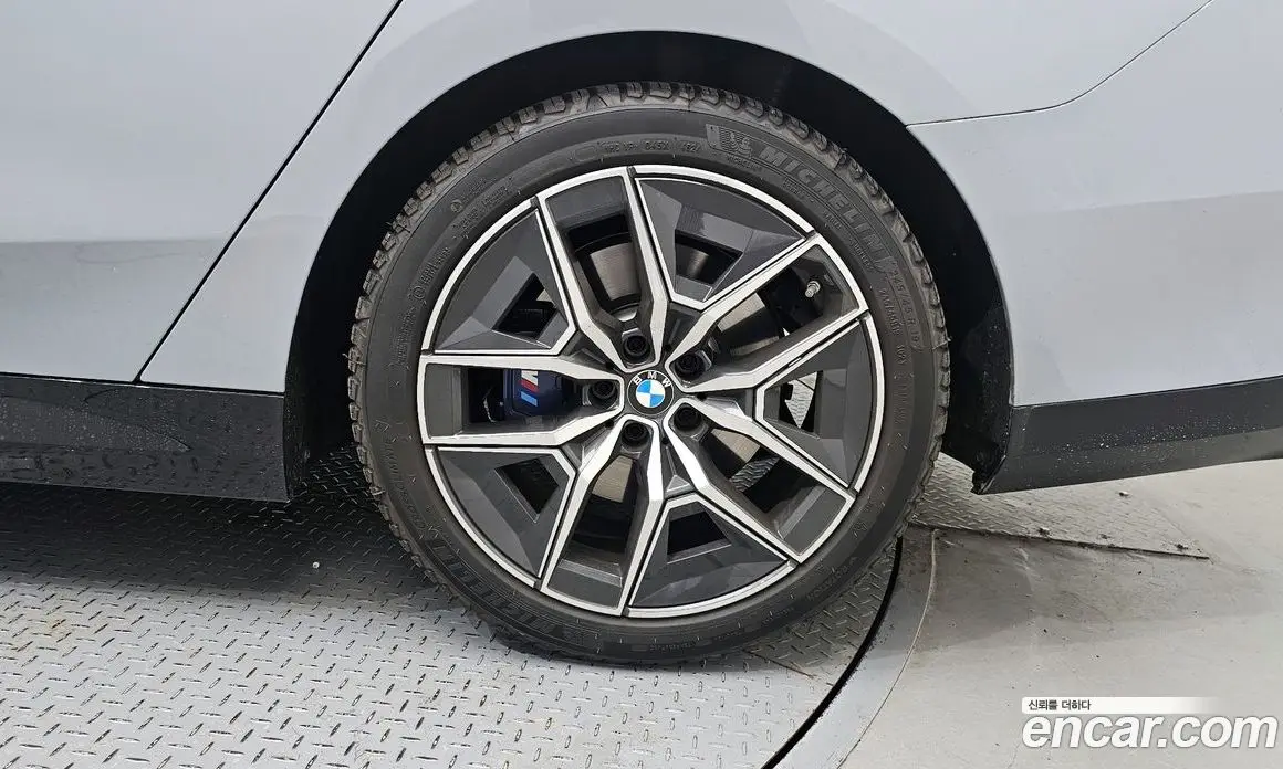 BMW 5 серия 2025 2.0 автомат (гидро), фото 7 BMW 5 серия 2025 2.0 автомат (гидро), фото 7