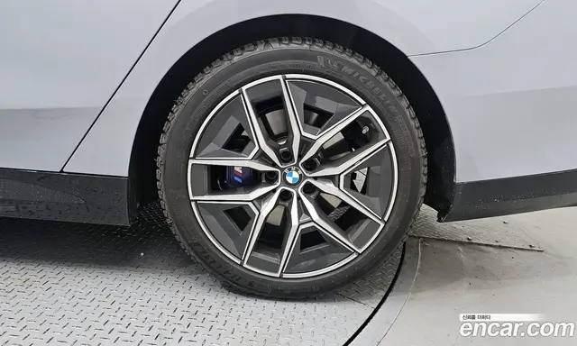 BMW 5 серия 2025 2.0 автомат (гидро), миниатюра 7 BMW 5 серия 2025 2.0 автомат (гидро), миниатюра 7