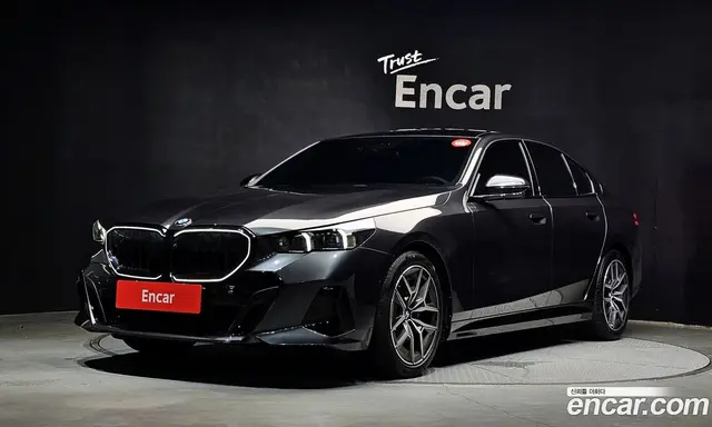 BMW 5 серия, 2025, 4 728 км