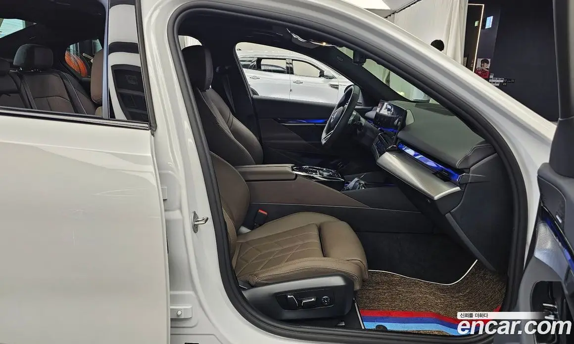 BMW 5 серия 2025 2.0 автомат (гидро), фото 17