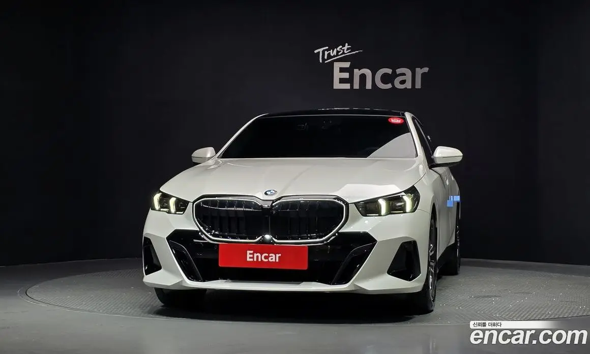 BMW 5 серия 2025 2.0 автомат (гидро), фото 3